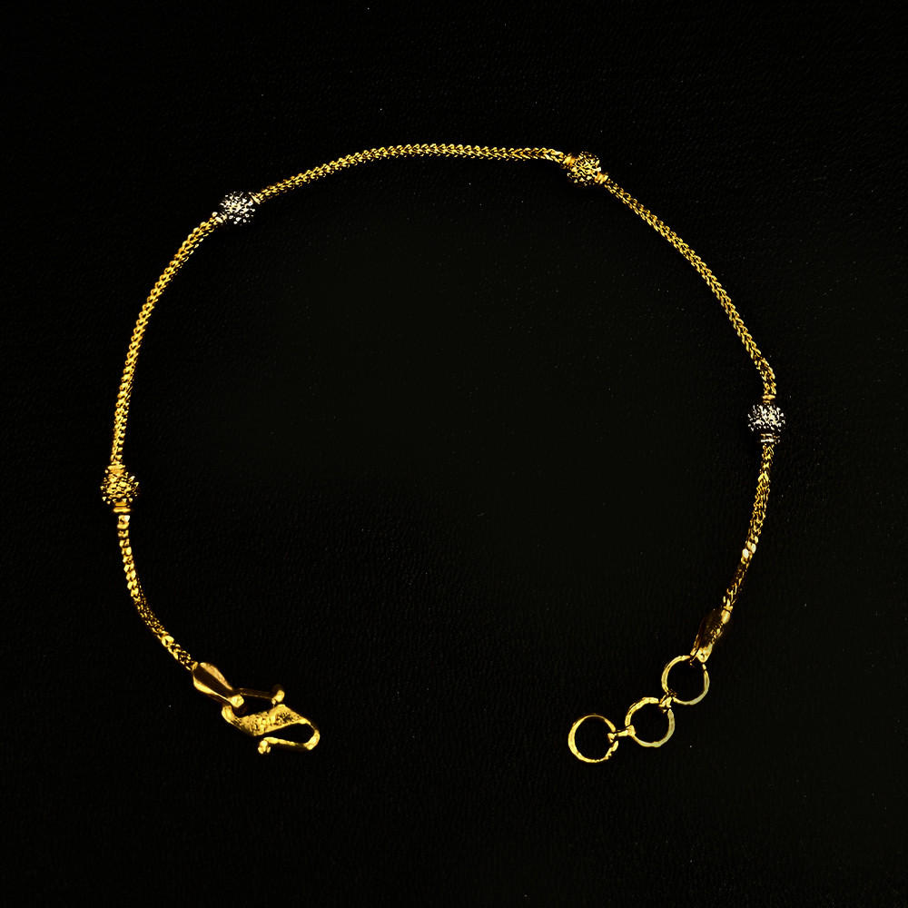 BRACELET